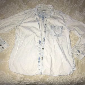 Light Weight Jean Shirt / Chambray Top